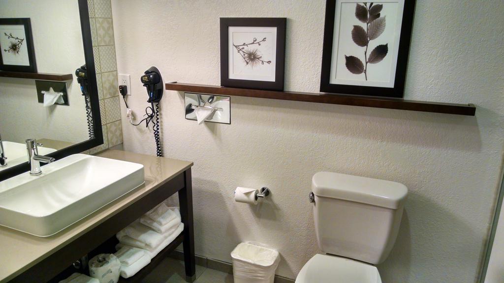 Country Inn & Suites By Radisson, Chippewa Falls, Wi Bilik gambar