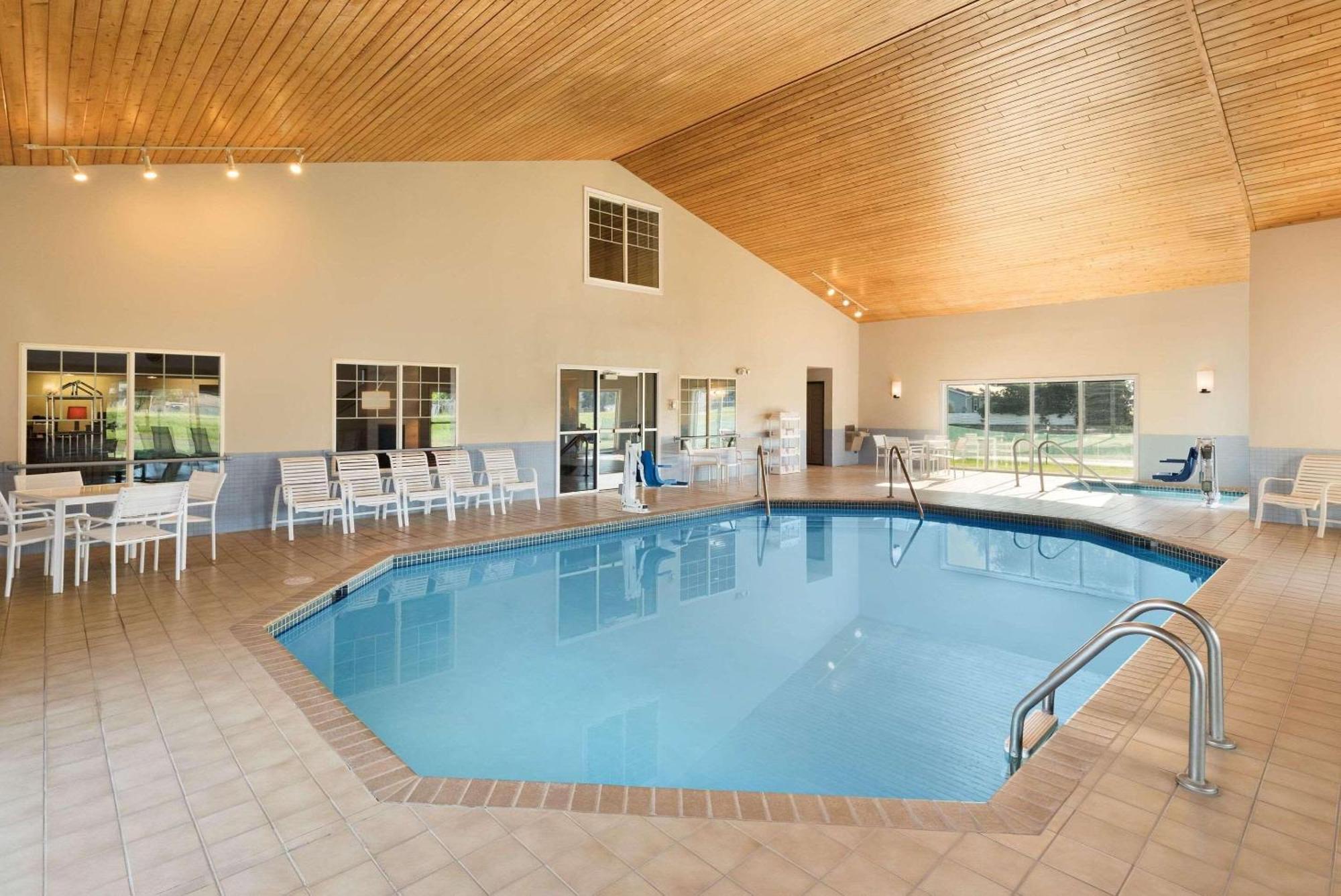 Country Inn & Suites By Radisson, Chippewa Falls, Wi Luaran gambar