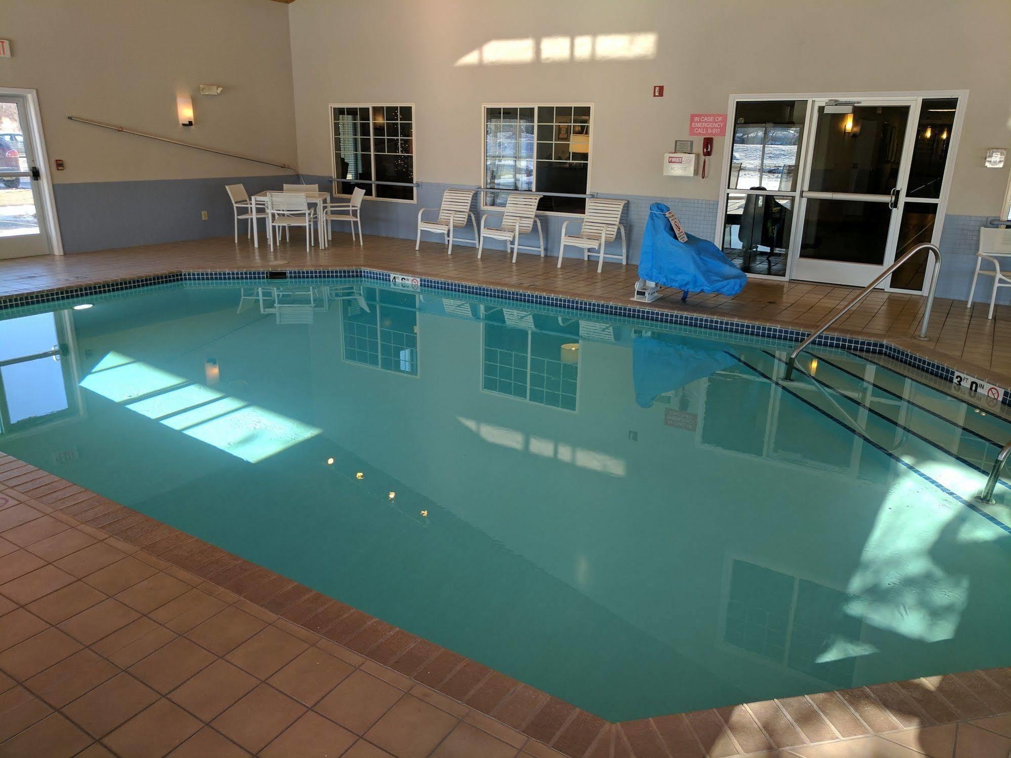 Country Inn & Suites By Radisson, Chippewa Falls, Wi Luaran gambar